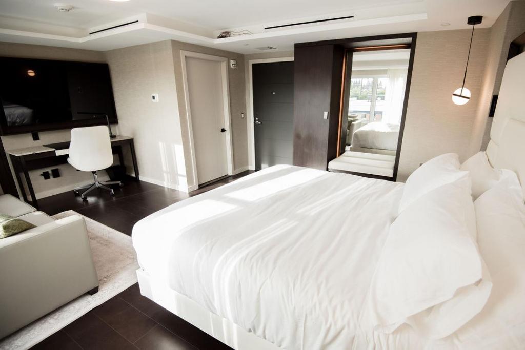 The Reid Hotel Vanderhoof Exterior photo